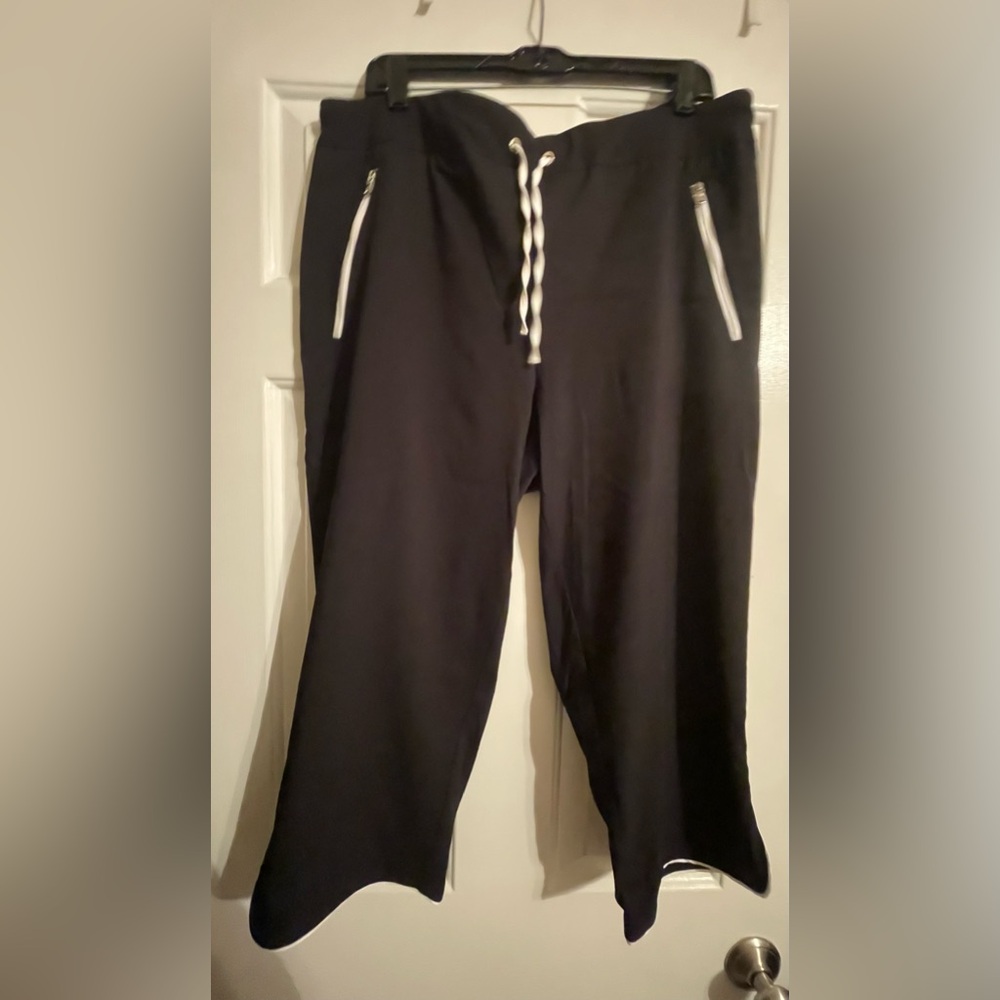 Chico’s TruTemp Trimmed Capri Pants - Women’s XL or Size 16 (Chico’s size 3) - Picture 5 of 10